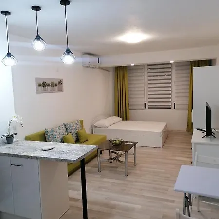 Apartment Apple - *